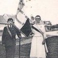 Les portes-drapeau de Fresnoy : Raymond VINCENT et Gaëtane DEPREAUX