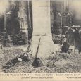 1915, repos de soldats et prières de civils dans une église.