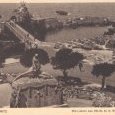 Monument aux Morts de Biarritz, vue plongeante, baie en arrière-plan.