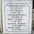 Côté droit du socle