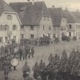 1914, "Haute-Alsace", un défilé militaire après une remise de (…)